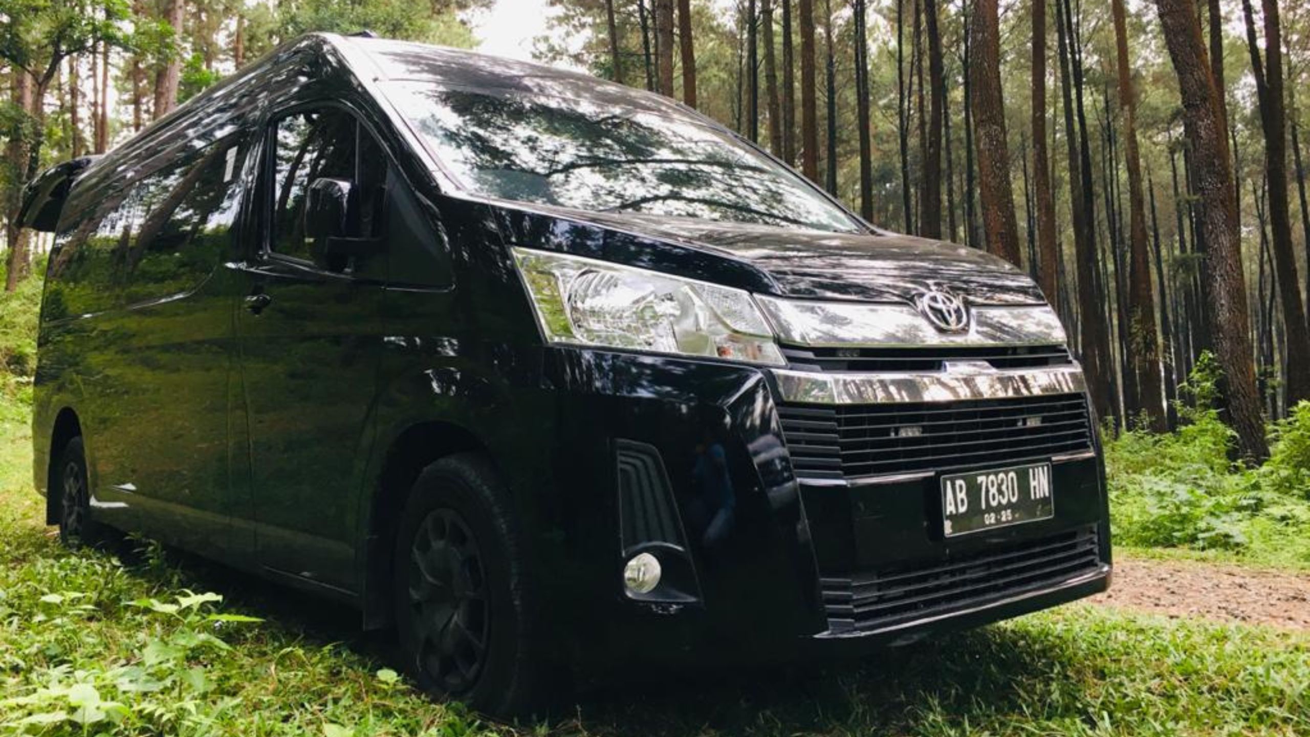 bn1_sewa_hiace_premio_jogja sewa hiace yogyakarta